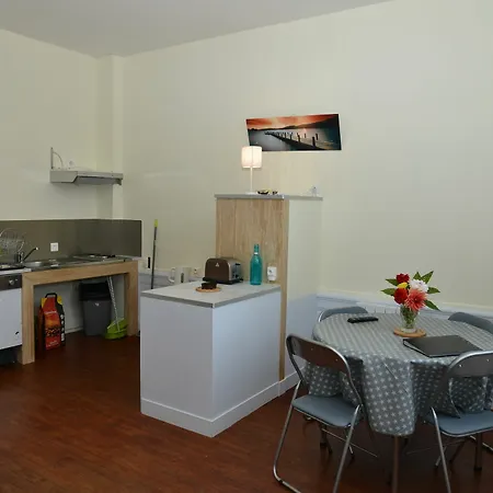 Gare アパートホテル