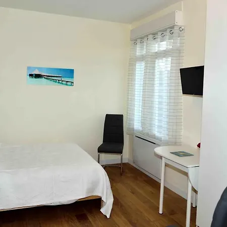 アパートホテル Gare ドゥエー