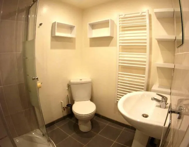 Gare מלון דירות 3*